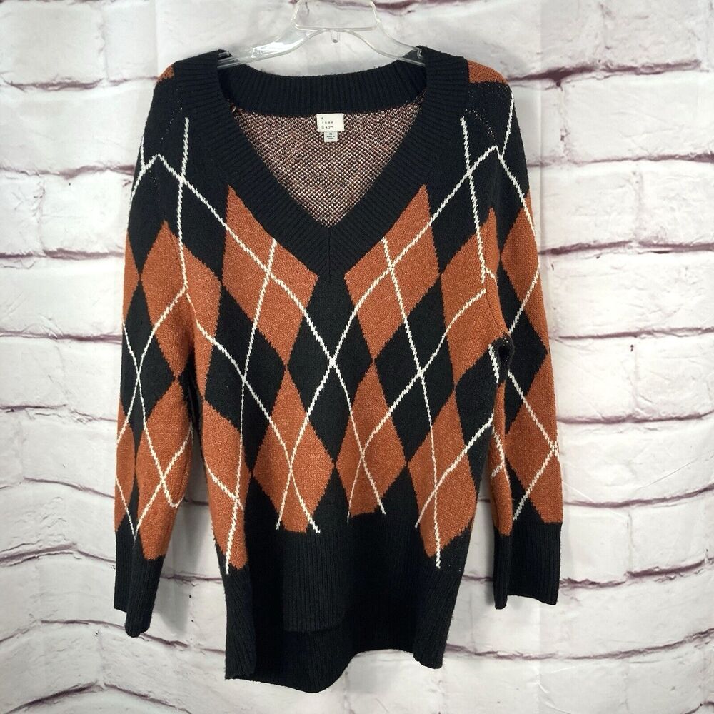 A New Day Argyle Sweater Womens M Oversized V Neck Brown Black Cozy Soft - Picture 2 of 10